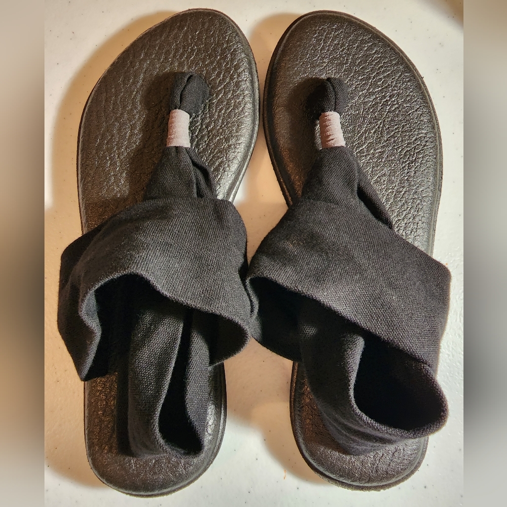 Sanuk Women's Black Yoga Sling Flip Flop Sandals sz8